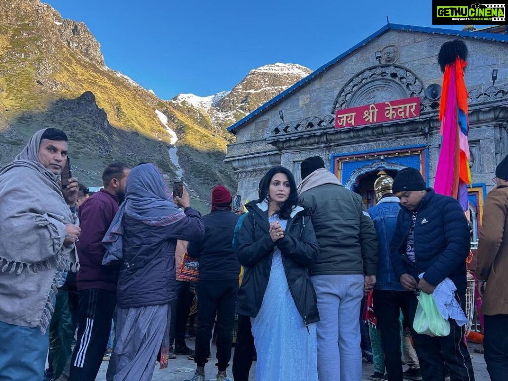Nandini Rai Instagram - Har har #mahadev 🙏🏼 the only place where you can see the miracles and you can feel it …! 😍❤🥰 ! I am destined enough to see him 2 times …as I felt he called me to visit him… I found #peace and I feel I am #stronger now….It’s all god’s grace 🙏🏼 #kedarnath 🏔 Kedarnath Temple-केदारनाथ मंदिर