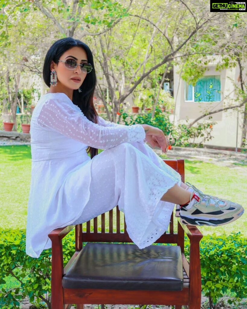 Nandini Rai Instagram - I'm nicer when I like my outfit. #outfit #ootd #white #travel