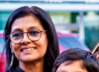 Nandita Das Instagram - What a memorable screening of Zwigato in Beverly Hills, LA! So many I knew over the years and so many new faces. Packed hall with amazing energy. My best post screening q and a with @smritimundhra , a dear friend and amazing documentary filmmaker. She asked questions that nobody had asked before! Made me think deeper. @indianfilmfestival team were amazing hosts. People came out moved and reflective. And their responses haven’t stopped! I couldn’t have asked for a better screening. Thank you all who made it so special. Including my son, who stayed up till late and endured the selfies with me! The audience loved you both and you were sorely missed @kapilsharma and @shahanagoswami . #zwigato @applausesocial @sameern