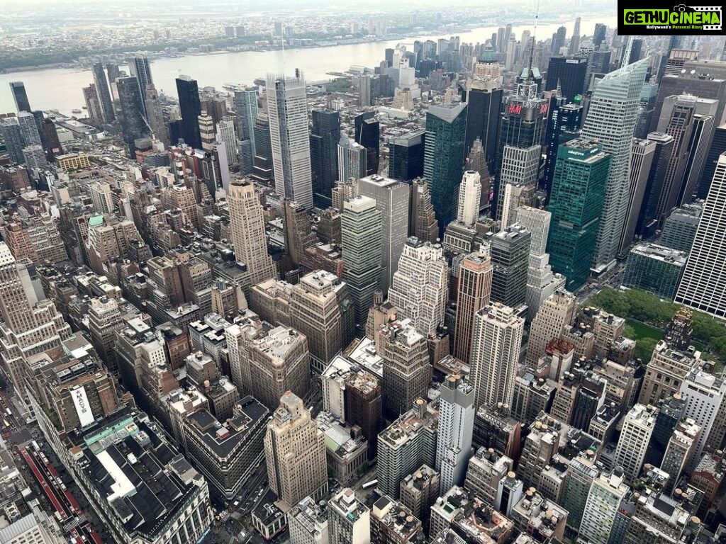 Nandita Das Instagram - On top of the @empirestatebldg Magical views all around. Manhattan, New York
