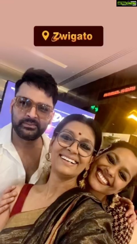 Nandita Das Instagram - A night to remember and cherish. Had a lovely premiere with so much love showered on all of us who made #Zwigato happen. Some I knew, some I didn’t, some I want to know more... Can’t wait for all of you to give it a watch. #zwigatoon17thmarch @kapilsharma @shahanagoswami @sameern @segaldeepak @applausesocial