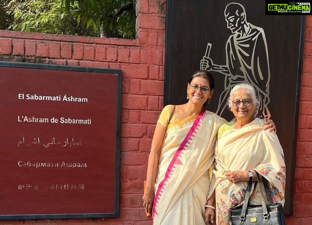 Nandita Das Instagram - This morning my mother and I were at the Sabarmati Ashram. Perfect place to be on the new year. it was the release of a book on Mahadev Desai. So much of what we know about Gandhi is thanks to his personal secretary, frontline reporter and confidant, Mahadevbhai. They were inseparable for the 25 years he was with Gandhi. Such a privilege to listen to the author Nachiketa Desai about his grandfather. The other experts also shed light on the role Mahadevbhai played in chronicling those times. Couldn’t have wished for a more reflective and inspirational start to 2023. #gandhi #mahadevdesai #sabarmatiashram