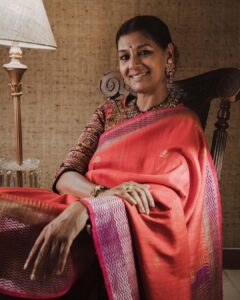 Nandita Das Instagram - Remember the behind-the-scenes photo I shared earlier? Finally, the images from the photoshoot are here. Love the old world charm of heritage saris and jewellery from the  precious collection of @meerakumar75, a dear friend. I seldom do formal photoshoots, and now after a gap of two years I’ve done  two in two months! 
@theindiantextilesco