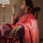 Nandita Das Instagram - Remember the behind-the-scenes photo I shared earlier? Finally, the images from the photoshoot are here. Love the old world charm of heritage saris and jewellery from the precious collection of @meerakumar75, a dear friend. I seldom do formal photoshoots, and now after a gap of two years I’ve done two in two months! @theindiantextilesco