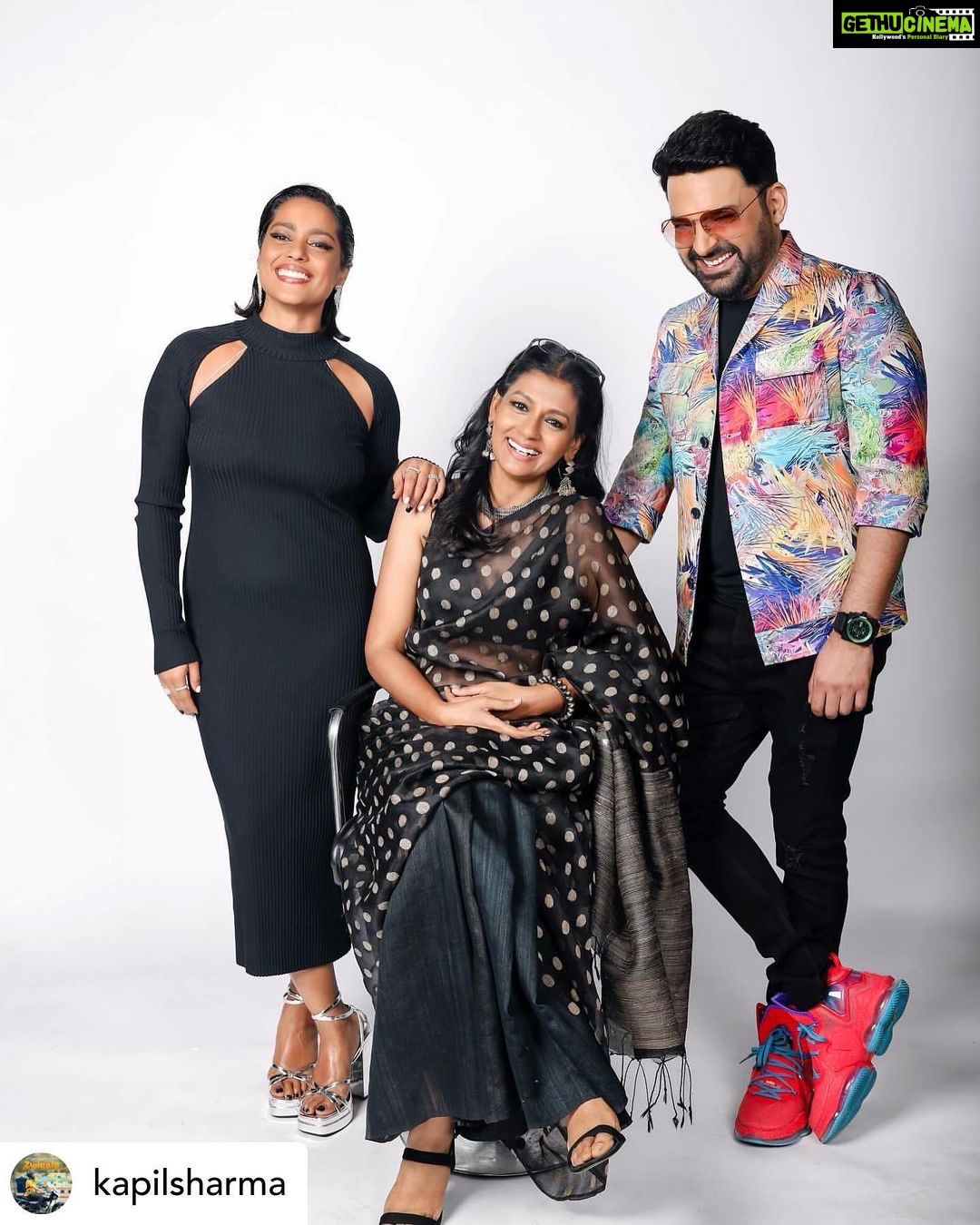 Nandita Das Instagram - Was so happy to be with @kapilsharma and @shahanagoswami - Two super talented and super lovely human beings. Lucky me! Ji, humara pehla photoshoot. Next time we need a more candid setting! @sameern @segaldeepak @applausesocial #Zwigato #Zwigatoon17thMarch #kapilsharmashow