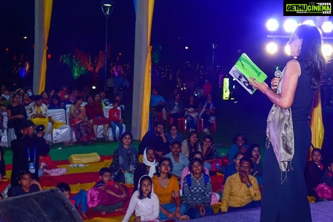 Nandita Das Instagram - Had such a fun and engaging evening with audiences that were between 5 and 80yrs! Their varied questions pushed me to think beyond my impulses. Thank you @sujitbakul and @bhufesto2023 for ending your story telling festival with my session. @bakul_foundation #Bhubaneswar