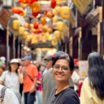 Nandita Das Instagram - Finally out and about… in Yu Garden. Not much grass or plants but incredibly lively place and amazing architecture. The jury and our plus ones were there. More later… off to more fun!!