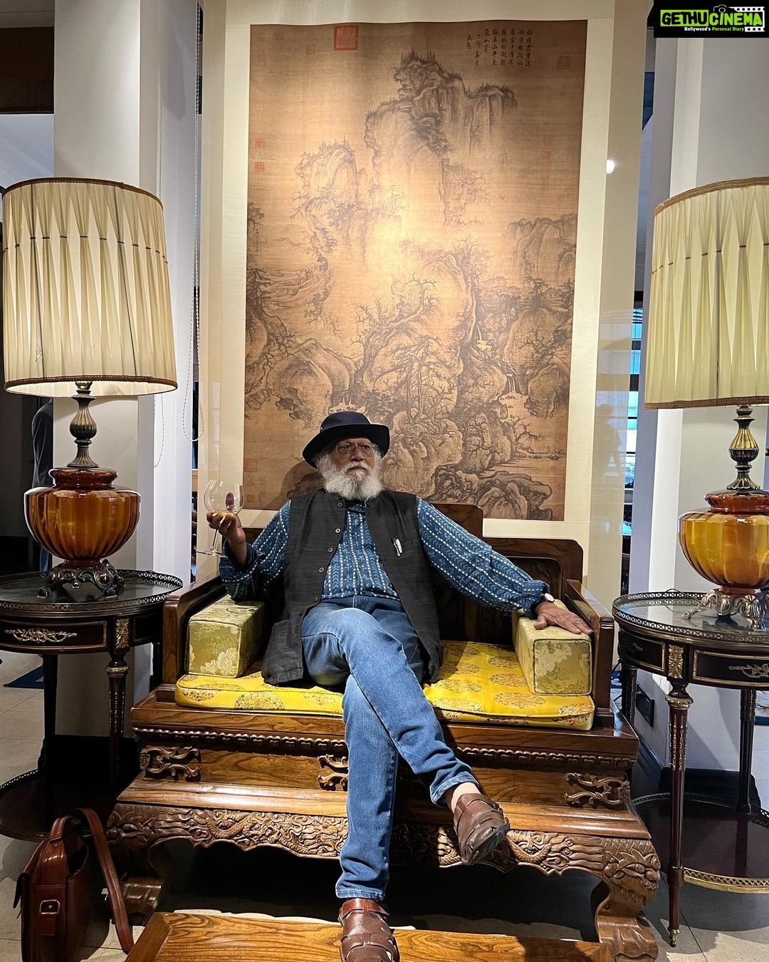 Nandita Das Instagram - After the walk in the Yu Garden, one of the jurors, Vivian Qu, the Chinese director, hosted the most delicious meal in an incredible house that belonged to a very eminent family. Feast for the eyes and the palate. We all ate till we could eat no more! The conversations meandered from films, to culture, to life, in our respective countries. The ambience, the food, the company…the best! #shanghai