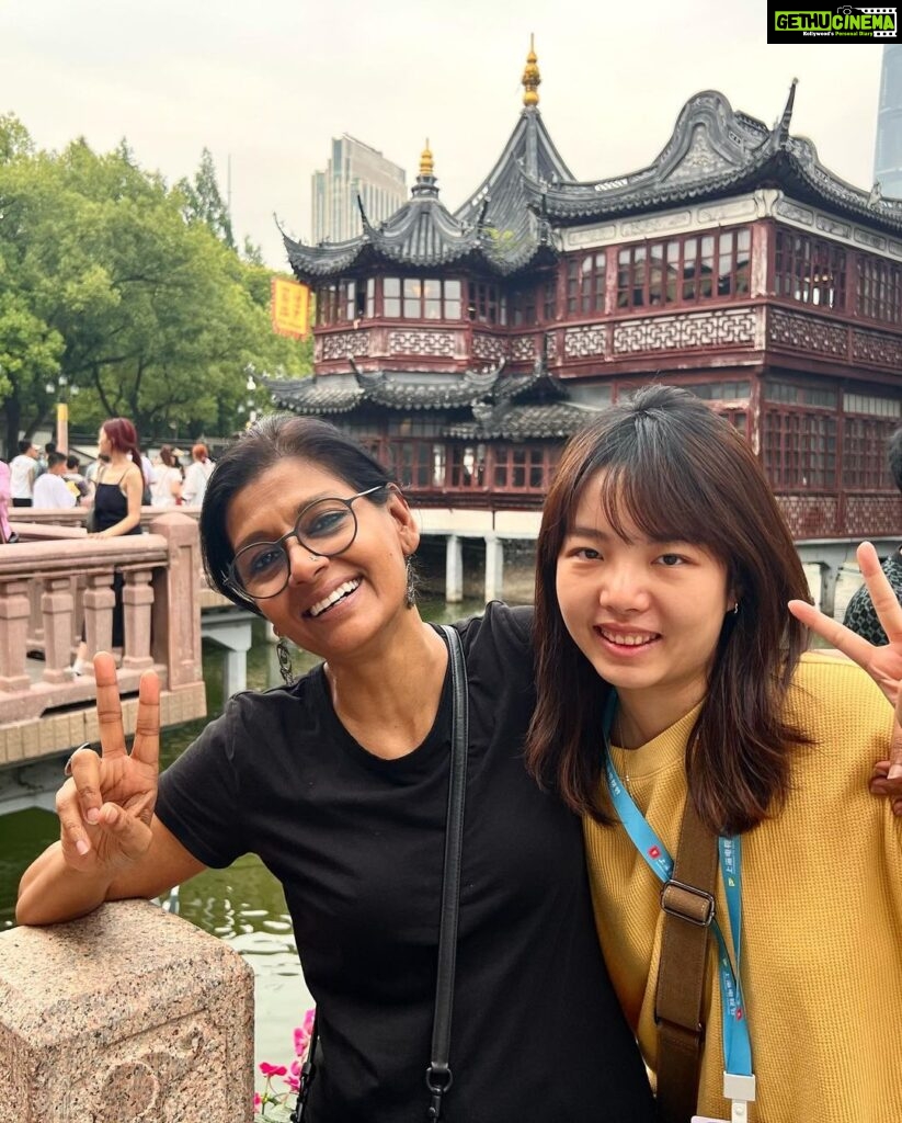 Nandita Das Instagram - Finally out and about… in Yu Garden. Not much grass or plants but incredibly lively place and amazing architecture. The jury and our plus ones were there. More later… off to more fun!!