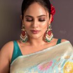 Nandita Swetha Instagram – Hello you, I missed you 🥰🥰🥰
 
📸📸📸 @chidu.ln_portraits 
Saree @darzi_designerz_ 
Makeup @makeupbypallavishetty 
Hair @__snehakumar__ 
Jewellery @rubans.in 
.
#saree #jewellery #homely #shoot #sleeveless #sleekbun #tradiontional Bangalore, India