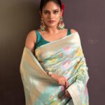 Nandita Swetha Instagram - Hello you, I missed you 🥰🥰🥰 📸📸📸 @chidu.ln_portraits Saree @darzi_designerz_ Makeup @makeupbypallavishetty Hair @__snehakumar__ Jewellery @rubans.in . #saree #jewellery #homely #shoot #sleeveless #sleekbun #tradiontional Bangalore, India