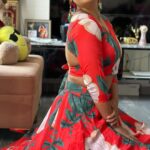 Nandita Swetha Instagram – Hello Hello some love for Hindi songs too❤️❤️❤️
.
#PrimeReels 
#meta 15
.
#dolledup #makeup #transition #redlehenga #collaborationindia
