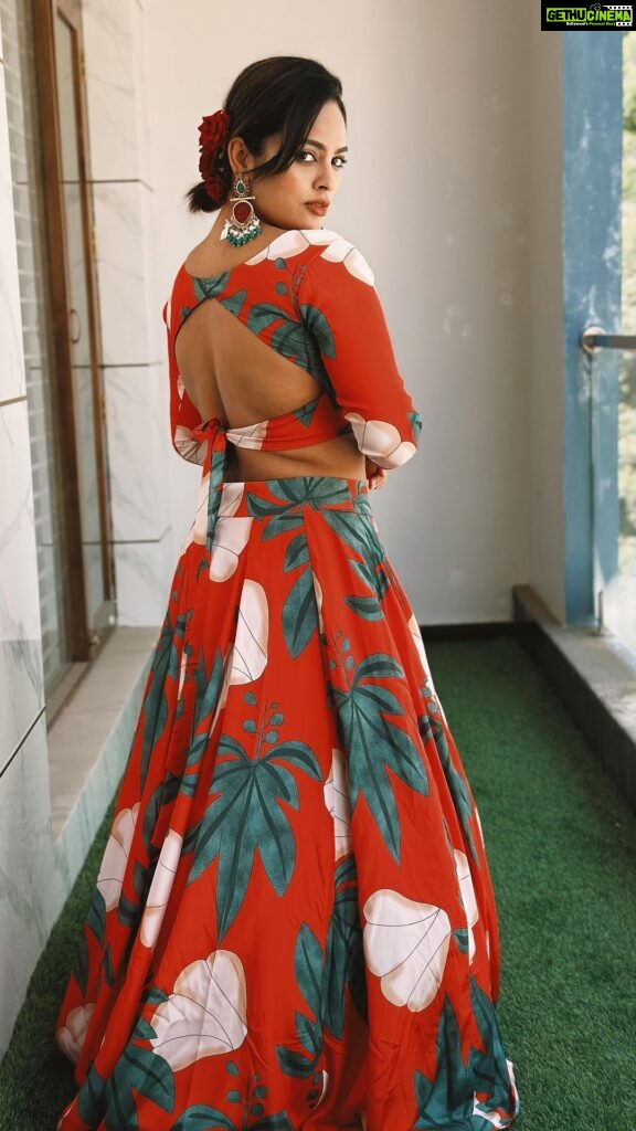 Nandita Swetha Instagram - Love to get ready forever n ever ❤️❤️ Wearing @ira_designercollections . #PrimeReels #meta 9 . #lehenga #ethnic #designer