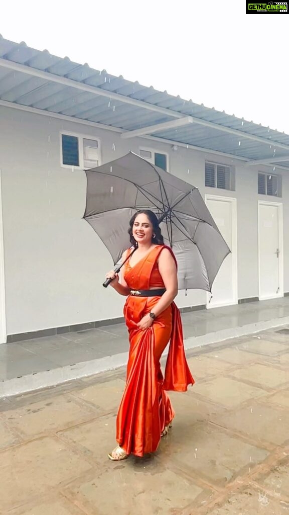 Nandita Swetha Instagram - Saree vibe❤️❤️ . #meta 5 #reels #saree #rain