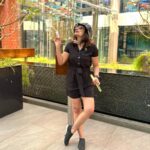 Nandita Swetha Instagram - Isn’t being cute than sexy is awesome💃🏻 . Jumpsuit @onlyindia Cap @hm Sneaker @zara My favourite Lipstick @morazecosmetics . . #blackjumpsuit #black #outfit #sneakers #nomakeup