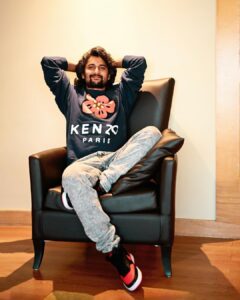 Nani Instagram - More from Mumbai 💙 #Dasara 

Sweatshirt @kenzo 
Jeans @diesel 
Shoes @nike 
Stylist @neeraja.kona 
Asst by @meghanaa_ch 
Hair @hairbylalith 
Photographer @sridharchadalawada