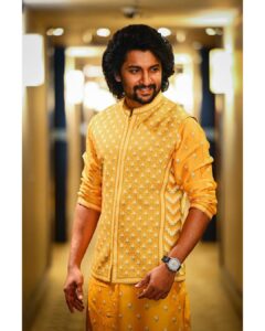 Nani Instagram - Wish you all a happy HOLI 🎉 

Dharani from Mumbai :) #Dasara

Kurta @anitadongre 
Shoes @shutiqofficial @noonoo.in 
Stylist @neeraja.kona 
Asst by @manogna_gollapudi @meghanaa_ch 
Hair @hairbylalith
Photographer @sridharchadalawada