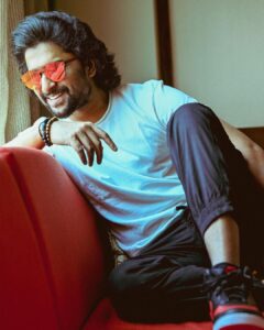 Nani Instagram - BANGALORE lo #Dasara 😎

In custom @valkyreclothing 
Stylist @neeraja.kona 
Pics @sridharchadalawada 
#Dasara