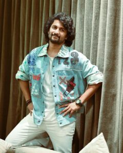 Nani Instagram - FDFS ? Let’s go 💥
#Dasara 

In @shahinmannan 
Stylist @neeraja.kona 
Pics @sridharchadalawada
