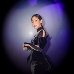 Narelle Kheng Instagram - honestly haven’t seen myself glammed up in a hot minute and it’s a nice change from my daily activewear, hair in a bun covered in clay n sweat!! thank u @randolph_tan @shashamsi 🤍 luv luv u both. had to pop out for @muglerofficial x @hm ! Obsessseeeddd with this fit, thanks for having me @mercurysocial