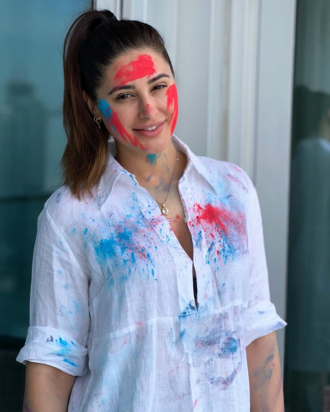 Nargis Fakhir Instagram - From the very first time I experienced Holi, I fell in love!🥰 What a beautiful festival. Festival of colors, festival of spring, festival of love. A beautiful time to play, love and laugh. Something the world needs a lot more of these days.🌎💜❤️🤎🤍🖤💚🧡💙 No matter where I am in the world I always look forward to celebrating holi! Wishing you all success, happiness and prosperity this Holi and always! Have a colourful and joyous Holi! Earth