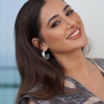Nargis Fakhir Instagram - “A smile is the best makeup any girl can wear.” -Marilyn Monroe . . . ⭐️❤️😃 Hair @aamirnaveedhair Makeup @mariemzaltni Manager @mahakbrahmawar Doha, Qatar