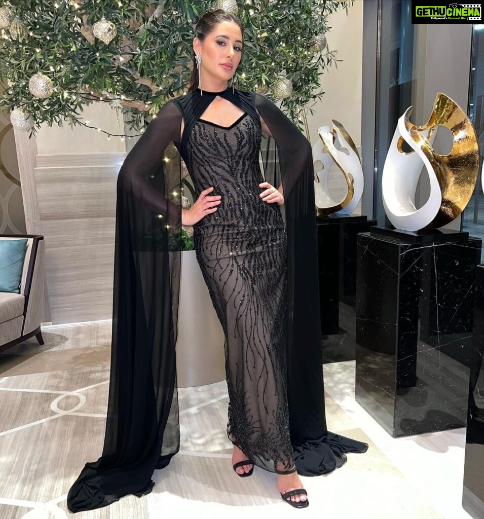 Nargis Fakhir Instagram - 🖤 . . . . . . . Wearing @menatalalofficial Styled by @alliaalrufai Manager @mahakbrahmawar Downtown Dubai