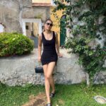 Nargis Fakhir Instagram - Summer is here. Let’s Go ! ✈️ 🌎 🧳 . . . : . #throwback #summer22 #summertime #traveltime #whereintheworld Ravello, Amalfi Coast