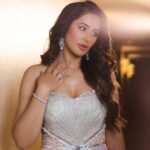 Nargis Fakhir Instagram - 🧜‍♀️ Hello 👋🏼 . . #hellohalloffameawards2023 Manager @mahakbrahmawar Hair @shefali_hairstylist.81 Mua @makeup.yasmin Outfit : @bhawnaraoluxury Shoes : @louboutinworld Jewellery : @h.ajoomal @diosaparis Photographer : @thetiltedlens Styling @eshaamiin1