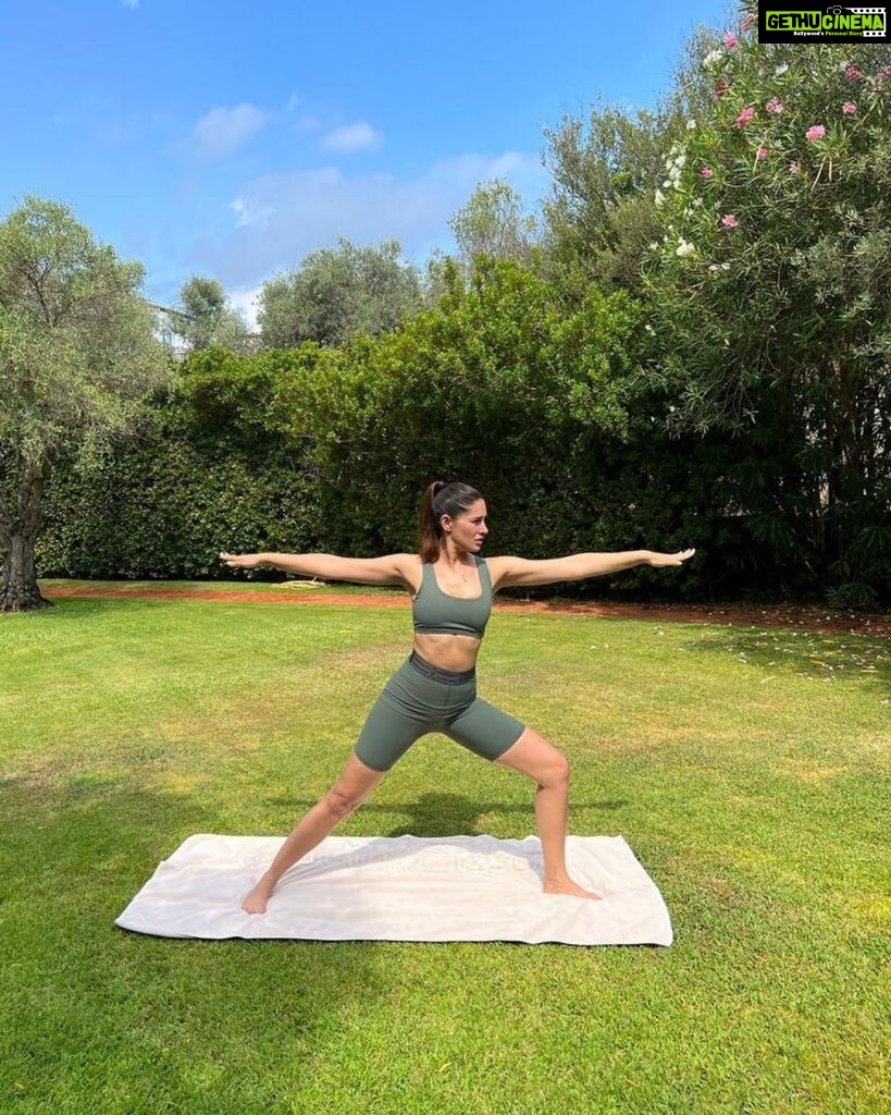 Nargis Fakhir Instagram - Happy international yoga day! 🧘🏻‍♀ Good for the mind body & soul. Sardinia