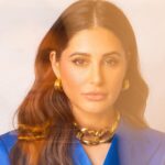 Nargis Fakhir Instagram - I love this Blue. what’s your favorite color!? 💙 #shivshastribalboafilm . . . . . . #film #fun #shivshastribalboa . . . . . . . . . . . . , . , , , , @eshaamiin1 @kausttubh_kambhhle @massimodutti @misho_designs Hair @shefali_hairstylist.81 MUA @ajayvrao721 Manager @mahakbrahmawar
