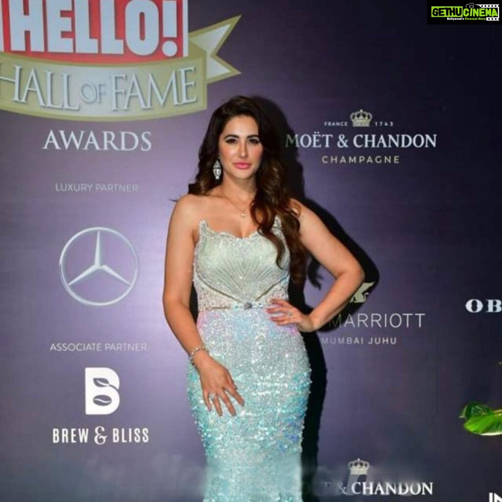 Nargis Fakhir Instagram - 🧜‍♀ Hello 👋🏼 . . #hellohalloffameawards2023 Manager @mahakbrahmawar Hair @shefali_hairstylist.81 Mua @makeup.yasmin Outfit : @bhawnaraoluxury Shoes : @louboutinworld Jewellery : @h.ajoomal @diosaparis Photographer : @thetiltedlens Styling @eshaamiin1