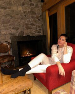Nargis Fakhri Instagram - Wanted to see snow. So I went to see snow. 
❄️ 
@lecrans 
.
.
.
.
.
.
.
#travel #snow #luxury #cozy #spa