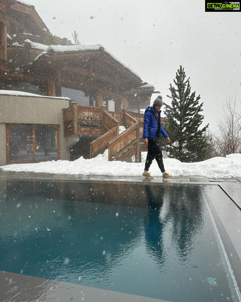 Nargis Fakhir Instagram - Wanted to see snow. So I went to see snow. ❄ @lecrans . . . . . . . #travel #snow #luxury #cozy #spa Switzerland