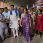 Navaneet Kaur Instagram - भीमा तुझ्या कृपेने जगतो आम्ही स्वाभिमानाने चा नारा देत ,,महामानव भारतरत्न डॉ बाबासाहेब आंबेडकर यांच्या जयंतीनिमित्त दरवर्षीप्रमाणे याही वर्षी रात्री ठीक 12 ठीक वाजता स्थानिक डॉ बाबासाहेब आंबेडकर चौक येथील महामानवाच्या पुतळ्याला हजारो आंबेडकरी अनुयायांच्या साक्षीने केले अभिवादन भारतरत्न डॉ बाबासाहेब आंबेडकर जयंतीच्या पावन पर्वावर इरविन हॉस्पिटल चे भारतरत्न डॉ बाबासाहेब आंबेडकर जिल्हा सामान्य रुग्णालय व इरविन चौकाचे डॉ बाबासाहेब आंबेडकर चौक असे केले नामकरण आपण संविधानाचे आदरकर्ते असून बाबासाहेबांच्या कृपेनेच दीन दलीत शोषित पीडित वंचित यांच्या उत्थानासाठी सदैव कटिबध्द असल्याचे सांगून,डॉ बाबासाहेब आंबेडकर चौक(जुना इरविन चौक)येथील पुतळा सौंदर्यीकरनसाठी 1 करोड चा निधी दिला, भिमटेकडी सौंदर्यीकरण साठी 10 कोटी,बडनेरा समता चौक येथील पुतळा सौंदर्यीकरण 20 लक्ष रुपये दिले असून आपल्या क्षेत्रातील 20 विविध बुद्धविहार विकास कामांचे भूमिपूजन महामानवाच्या जयंतीदिनी संपन्न होणार. #drbhimraobabasahebambedkar #14april #babasaheb #jaibhim #trendingsongs