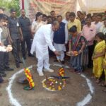 Navaneet Kaur Instagram - आदिवासी विकास विभाग नवसारी अमरावती येथे शासकीय आदिवासी मुलींचे वसतिगृह इमारत बांधकाम (13 कोटी रुपये) करण्याचे भूमिपूजन करण्यात आले, प्रमुख उपस्थिती आदिवासी विकास मंत्री आदरणीय श्री विजयकुमार जी गावित साहेब