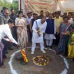 Navaneet Kaur Instagram - आदिवासी विकास विभाग नवसारी अमरावती येथे शासकीय आदिवासी मुलींचे वसतिगृह इमारत बांधकाम (13 कोटी रुपये) करण्याचे भूमिपूजन करण्यात आले, प्रमुख उपस्थिती आदिवासी विकास मंत्री आदरणीय श्री विजयकुमार जी गावित साहेब