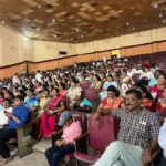 Navaneet Kaur Instagram - ज्ञानदानाचे पवित्र कार्य करून नवी पिढी घडवणाऱ्या शिक्षकांचे अखिल महाराष्ट्र प्राथमिक शिक्षक संघ, अमरावती च्या वतीने आयोजित शिक्षक महाअधिवेशनात उपस्थित राहून शिक्षक बंधू भगिनी च्या समस्या जाणून घेतल्या व शासन दरबारी शिक्षकांची बाजू योग्य रीतीने मांडून त्या सोडविण्याचे अभिवचन दिले