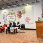 Navaneet Kaur Instagram - ज्येष्ठ नेते माजी राज्य मंत्री आदरणीय जगदीश भाऊ गुप्ता यांच्या वाढदिवसा निमित्त आयोजित कार्यक्रमात उपस्थित राहून, जगदीश भाऊंना निरोगी निरामय दीर्घायुश्यासाठी शुभेच्छा दिल्या