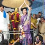 Navaneet Kaur Instagram - भीमा तुझ्या कृपेने जगतो आम्ही स्वाभिमानाने चा नारा देत ,,महामानव भारतरत्न डॉ बाबासाहेब आंबेडकर यांच्या जयंतीनिमित्त दरवर्षीप्रमाणे याही वर्षी रात्री ठीक 12 ठीक वाजता स्थानिक डॉ बाबासाहेब आंबेडकर चौक येथील महामानवाच्या पुतळ्याला हजारो आंबेडकरी अनुयायांच्या साक्षीने केले अभिवादन भारतरत्न डॉ बाबासाहेब आंबेडकर जयंतीच्या पावन पर्वावर इरविन हॉस्पिटल चे भारतरत्न डॉ बाबासाहेब आंबेडकर जिल्हा सामान्य रुग्णालय व इरविन चौकाचे डॉ बाबासाहेब आंबेडकर चौक असे केले नामकरण आपण संविधानाचे आदरकर्ते असून बाबासाहेबांच्या कृपेनेच दीन दलीत शोषित पीडित वंचित यांच्या उत्थानासाठी सदैव कटिबध्द असल्याचे सांगून,डॉ बाबासाहेब आंबेडकर चौक(जुना इरविन चौक)येथील पुतळा सौंदर्यीकरनसाठी 1 करोड चा निधी दिला, भिमटेकडी सौंदर्यीकरण साठी 10 कोटी,बडनेरा समता चौक येथील पुतळा सौंदर्यीकरण 20 लक्ष रुपये दिले असून आपल्या क्षेत्रातील 20 विविध बुद्धविहार विकास कामांचे भूमिपूजन महामानवाच्या जयंतीदिनी संपन्न होणार.