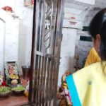 Navaneet Kaur Instagram – श्री संकटमोचन सार्वजनिक हनुमान मंदिर रवी नगर येथे सामूहिक हनुमान चालिसा पठण कार्यक्रमात सहभागी होवून हजारो भाविक भक्तांसोबत सलग 11 वेळा हनुमान चालीसा पठण