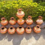 Navaneet Kaur Instagram - *रामलल्ला की पावन भूमी स्थित अयोध्या स्थित निर्माणाधीन राम मंदिर,हनुमान गढी की पावन मिट्टी,तथा शरयू नदी का पावन जल से युक्त मंगल कलश आज अमरावती मे स्थापित होनेवाली भगवान श्री हनुमान जी 111 फिट उची भव्य दिव्य मूर्ती स्थल शीलान्यास हेतू आज राम मंदिर ट्रस्ट के मा.मुख्य महंत श्री चंपकलालजी,हनुमान गढी के मुख्य महंत श्री राजुदासजी महाराज, महाराष्ट्र के मुख्यमंत्री श्री एकनाथजी शिंदे, उपमुख्यमंत्री श्री देवेंद्रजी फडणवीस,ग्रामविकास मंत्री श्री गिरीश महाजन,मुंबई भाजपा अध्यक्ष आशिष शेलार के करकमलो द्वारा विधायक रवी राणा ने महाराष्ट्र के मंत्री एवं विधानसभा सदस्य गण की उपस्थिती मे