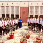 Navaneet Kaur Instagram - अमरावतीचे जिल्ह्याच्या इतिहासात पहिल्यांदाच अभिनव उपक्रम,शैक्षणिक गुणवत्तेसोबतच विद्यार्थ्यांमध्ये सामाजिक आणि राजकीय प्रगल्भता यावी आणि त्यांना आपल्या देशाच्या सांसदीय कार्यप्रणालीचा अनुभव घेता यावायासाठी हा अभिनव उपक्रम विद्यार्थ्यांना नवीन खूप काही शिकविण्यासाठी अत्यंत उपयुक्त