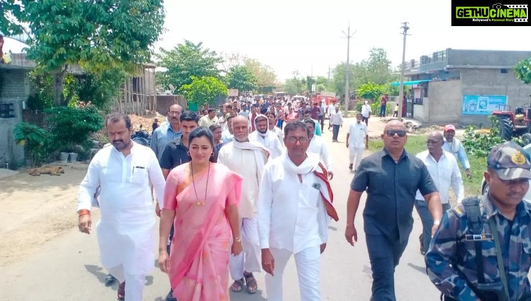 Navaneet Kaur Instagram - 2 कोटी 65 लक्ष रुपयांच्या विकासकामांचे भूमिपूजन,भाजपचे अमरावती लोकसभा संयोजक राजेश वानखडे यांची प्रमुख उपस्थिती तिवसा विधानसभा क्षेत्रातील काटसुर,अडगाव,शिरजगाव, गौराळा,घोडगव्हाण, जमनापुर, रोहनखेडा,सावरखेड, काटपुर,धामणगाव, विष्नोरा,नेरपिंगलाई आदी गावांमधे अथक प्रयत्नाने मंजूर झालेल्या मूलभूत सोयीसुविधा व जन सुविधेच्या विविध विकासकामांचे गावातील सरपंच,उपसरपंच, ग्रामपंचायत सदस्य आणि इतर मान्यवर नागरिकांच्या उपस्थितीत केले भूमिपूजन
