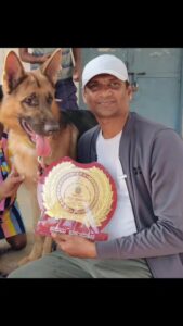 Naveen Chandra Instagram - Congratulations 🎊  Jack 🖤 #germanshepherd and  @smsatishraj  for winning first place in first attempt 
#BallariUtsav2023 #DogsShow more to come surprised and Happy 😊. 
#ballari