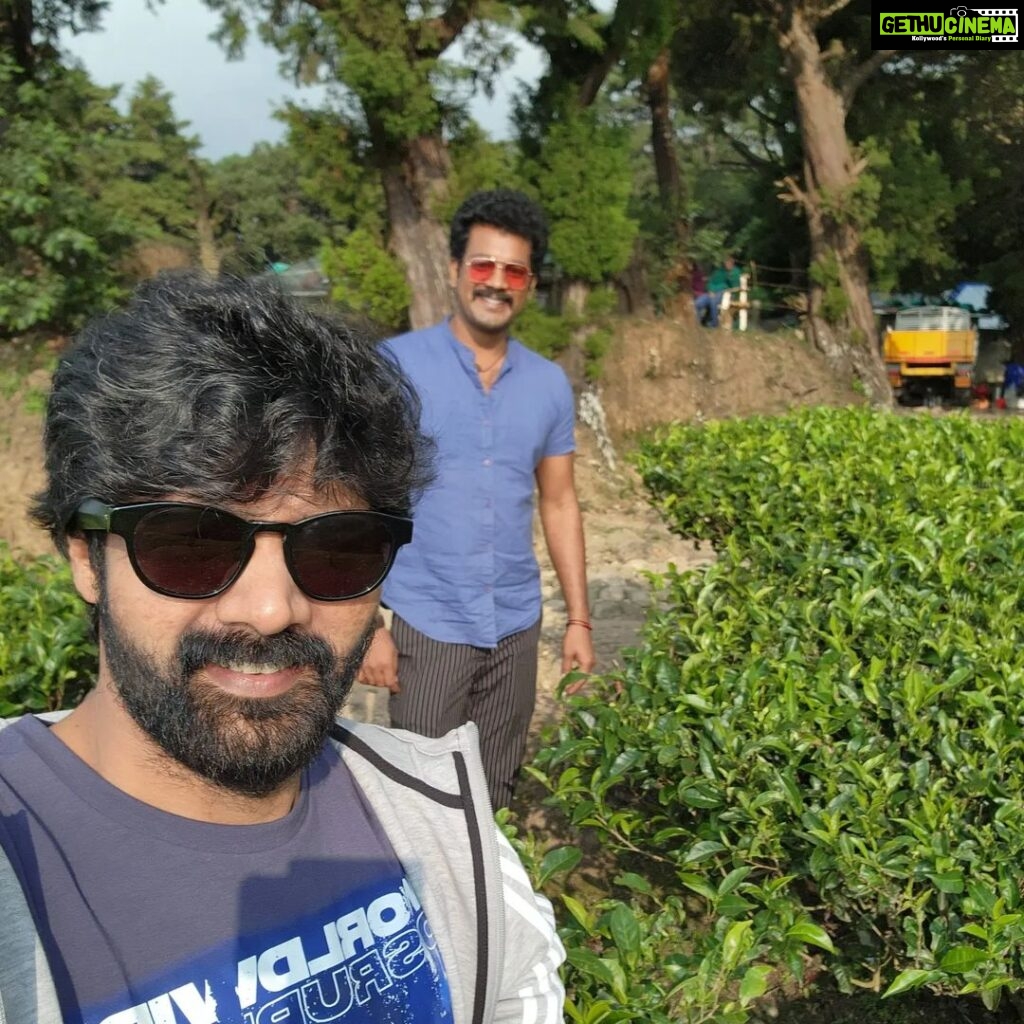 Naveen Chandra Instagram - Memories!!! With the best talent's.❤ @krishdayal @kanna__ravi @nandhini_js @thesunainaa #ElangoKumaravel . Munnar, Kerala