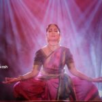 Navya Nair Instagram - "Dancing is like dreaming with your feet!" ~ Constanze Mozart Treasured moments from thé Performance at Koodalmanikyam Temple Thanking you @nisar79 & @nishinisar for being a wonderful host to us … 🥰🥰 PC : @irinjalakudavoice Koodalmanikyam Temple, Irinjalakuda