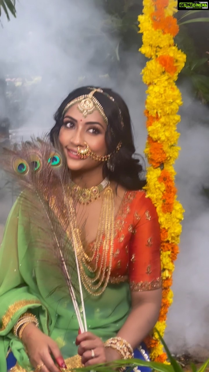 Navya Nair Instagram - @navyanair143 Happy Vishu All. (Shoot Behind BTS) Pic courtesy @artfotographer Stylist @sabarinathk_ Jewels @meralda.jewels @sijanmakeupartist . #vishu #keralavishu #vishucelebration #keralam #malayalamfilm #malayalamfilmindustry #navyanair #sijanmakeupartist #makeupartist #krishna #krishnalove #vishuspecial #nandhanammovie #malayalam #malayalamsongs🎼🎵🎶🎤🎤🎶🎶 Kochi Kerela, India