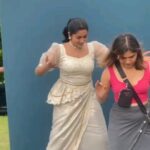 Navya Nair Instagram - Margamkali kalikkan oru margavum ellathe nilkkunna enne schoolil padicha ormayil padippikkunna etho oru kalaaroopam... Reels undakkan ulla oru stylist inde kashtapaadukal ... Happy Easter 🐣 rakhi🫢 @rn.rakhi Video courtesy @makeupby_nami_