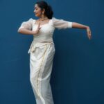 Navya Nair Instagram - Happy Easter... Margamkali look 👀 Styled @rn.rakhi MUA @makeupby_nami_ Wearing @aldadesigner Jewellery @keyaa_by_kartika . Styling assistants @sandra_resmi @susaaani_ Photography @shameer_mohi